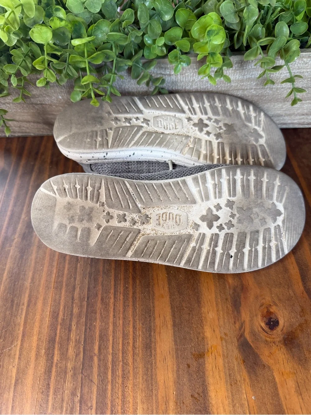 Hey Dude Youth Size 5 Grey Wally Slip-On Shoes